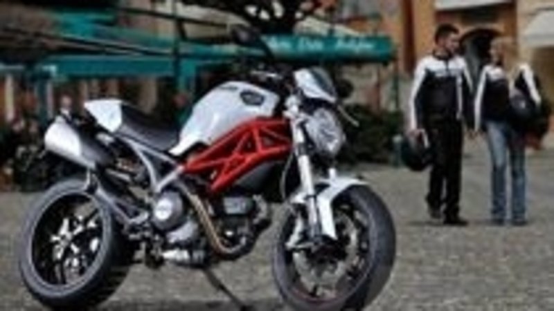 Svelata la Ducati Monster 796
