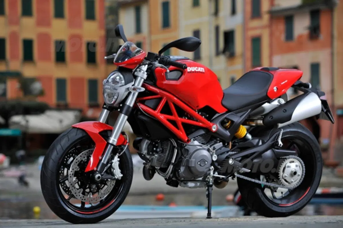 Svelata la Ducati Monster 796 (3)