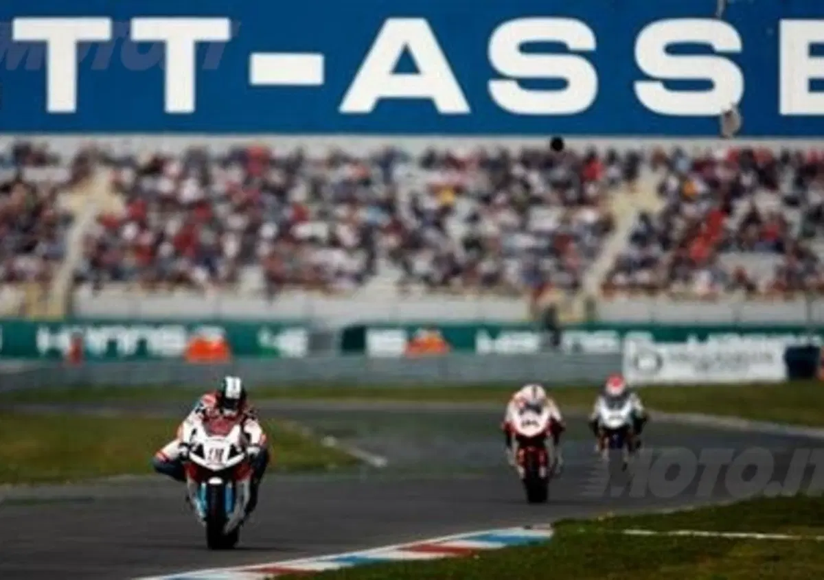 La cenere del vulcano non ferma la Superbike