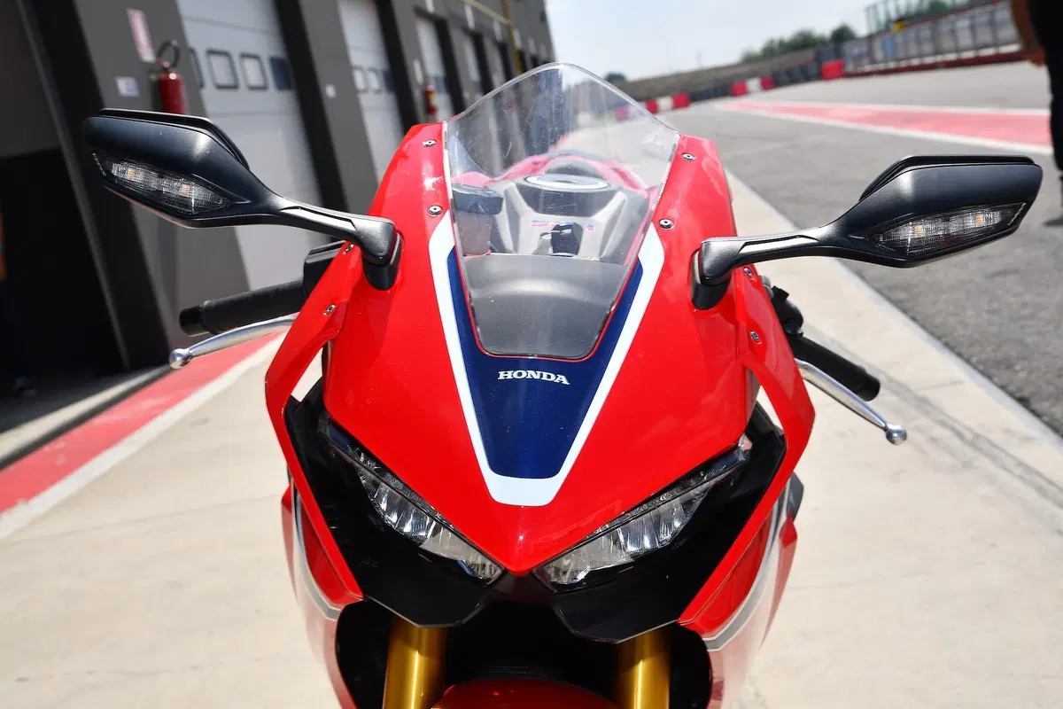 Honda CBR 1000RR SP e Kawasaki ZX-10R SE. Questioni... in sospeso (14)