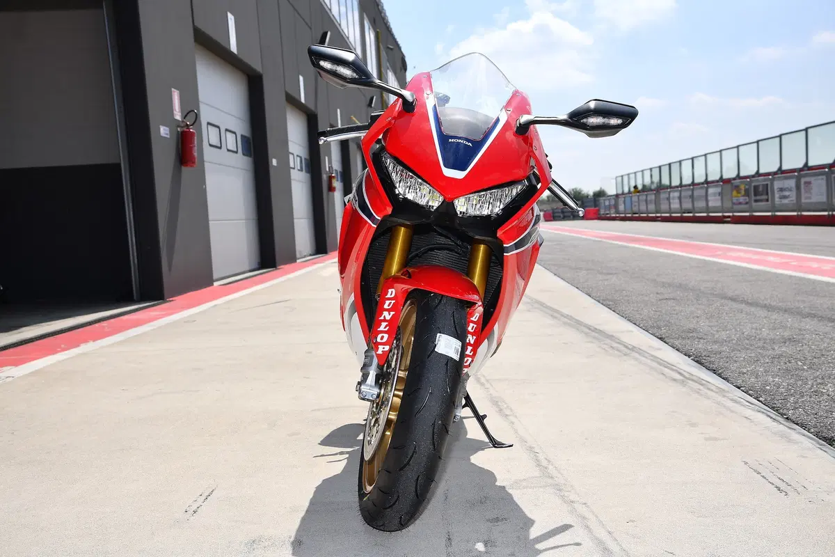 Honda CBR 1000RR SP e Kawasaki ZX-10R SE. Questioni... in sospeso (5)