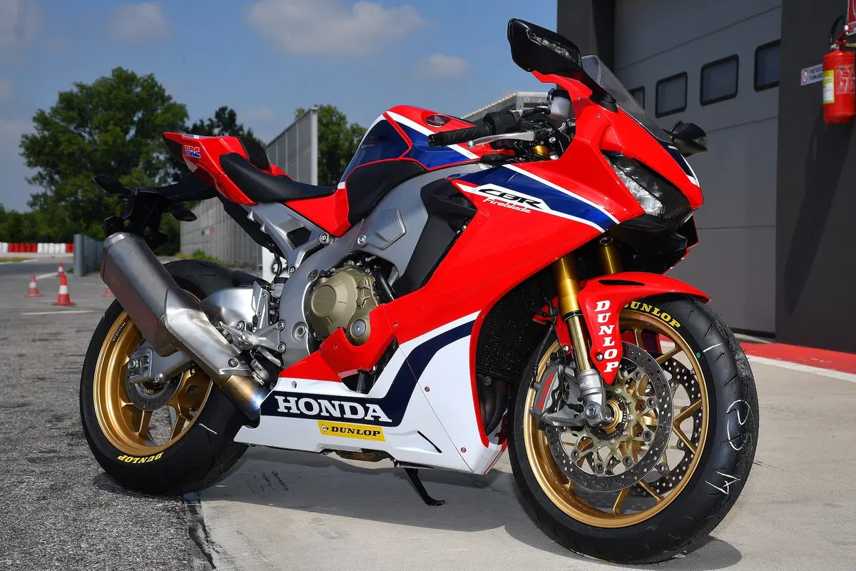 Honda CBR 1000RR SP e Kawasaki ZX-10R SE. Questioni... in sospeso (3)