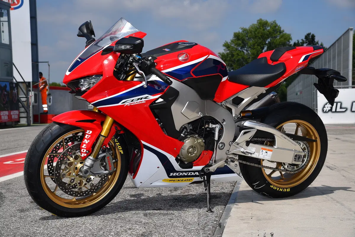 Honda CBR 1000RR SP e Kawasaki ZX-10R SE. Questioni... in sospeso (16)
