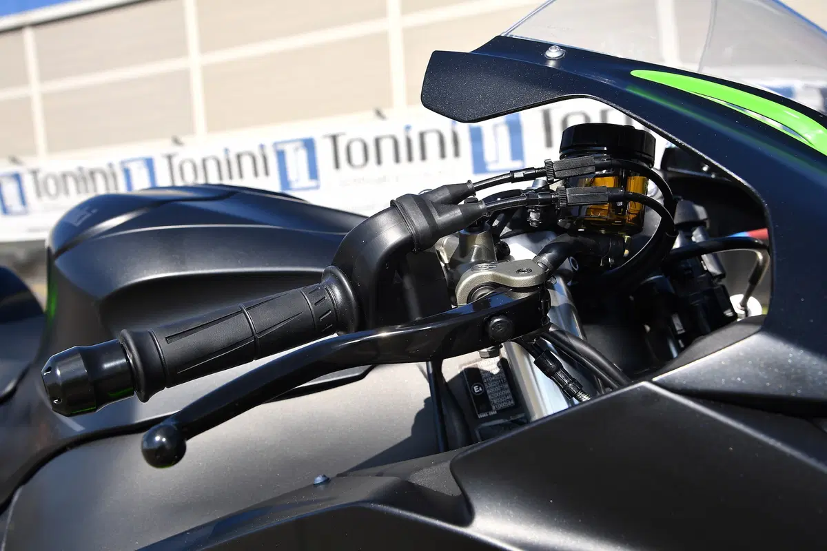 Honda CBR 1000RR SP e Kawasaki ZX-10R SE. Questioni... in sospeso (8)