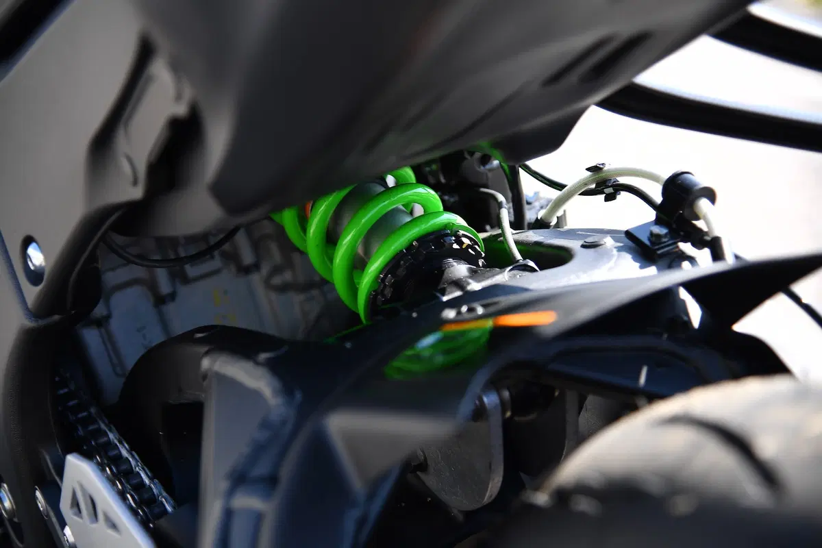 Honda CBR 1000RR SP e Kawasaki ZX-10R SE. Questioni... in sospeso (9)