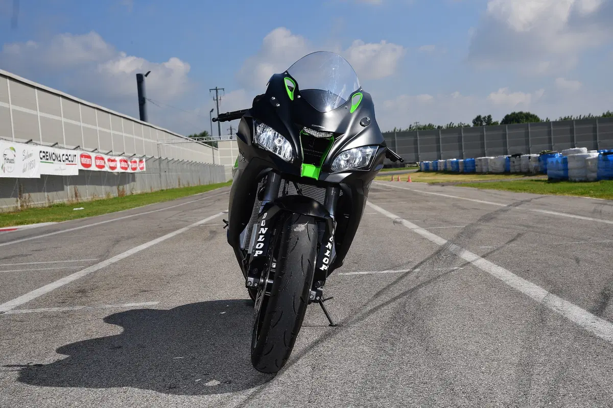 Honda CBR 1000RR SP e Kawasaki ZX-10R SE. Questioni... in sospeso (5)