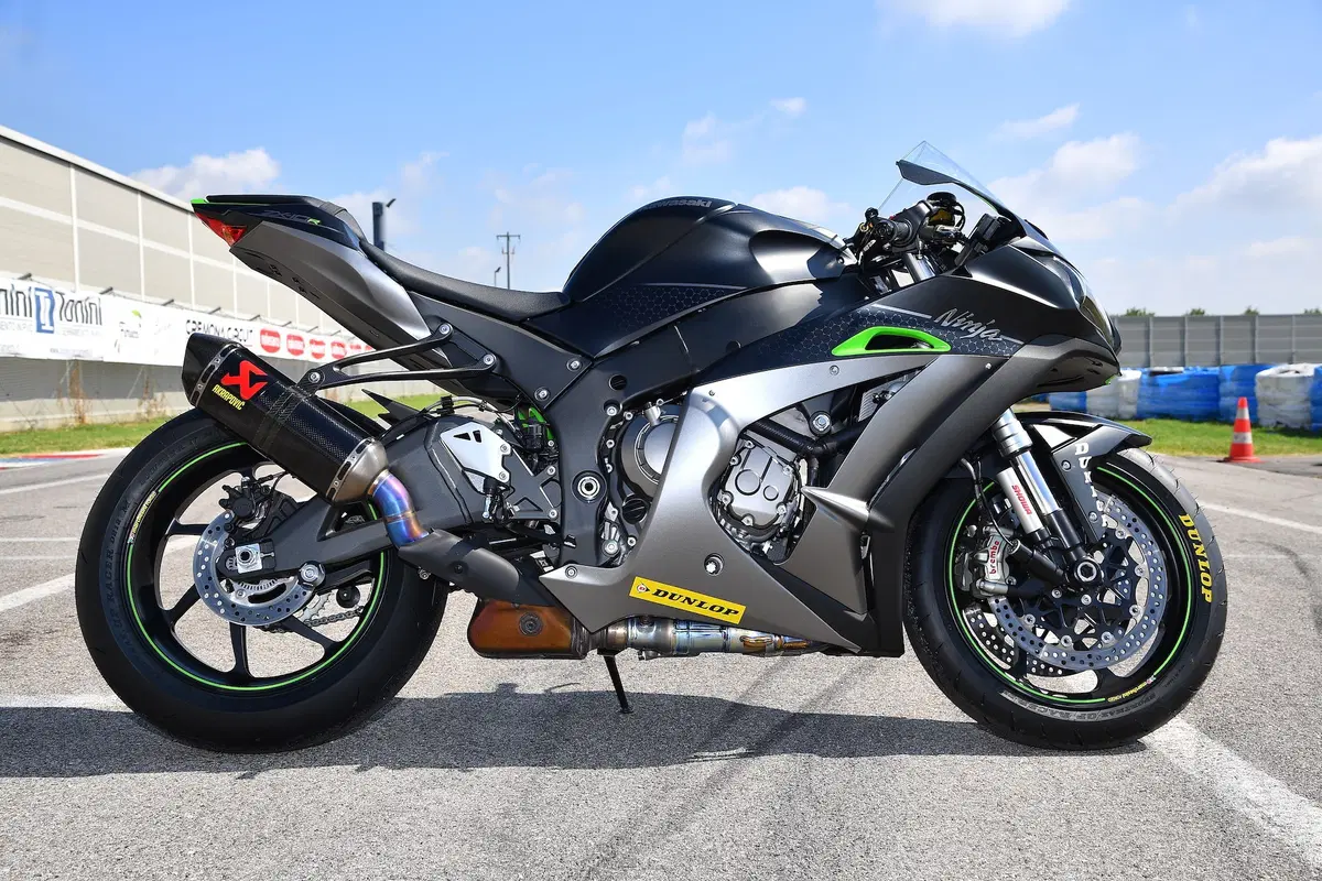 Honda CBR 1000RR SP e Kawasaki ZX-10R SE. Questioni... in sospeso (3)