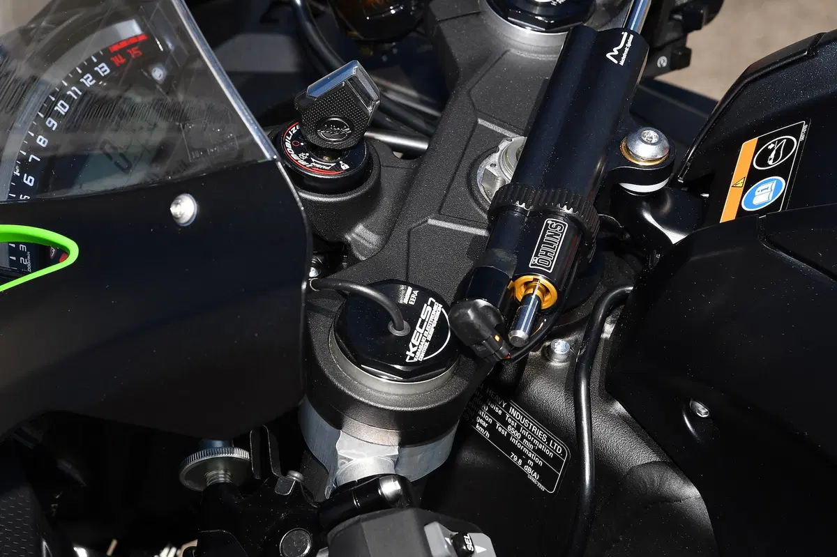 Honda CBR 1000RR SP e Kawasaki ZX-10R SE. Questioni... in sospeso (16)