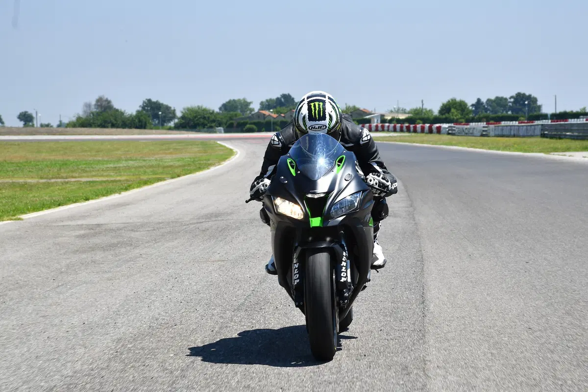 Honda CBR 1000RR SP e Kawasaki ZX-10R SE. Questioni... in sospeso (3)