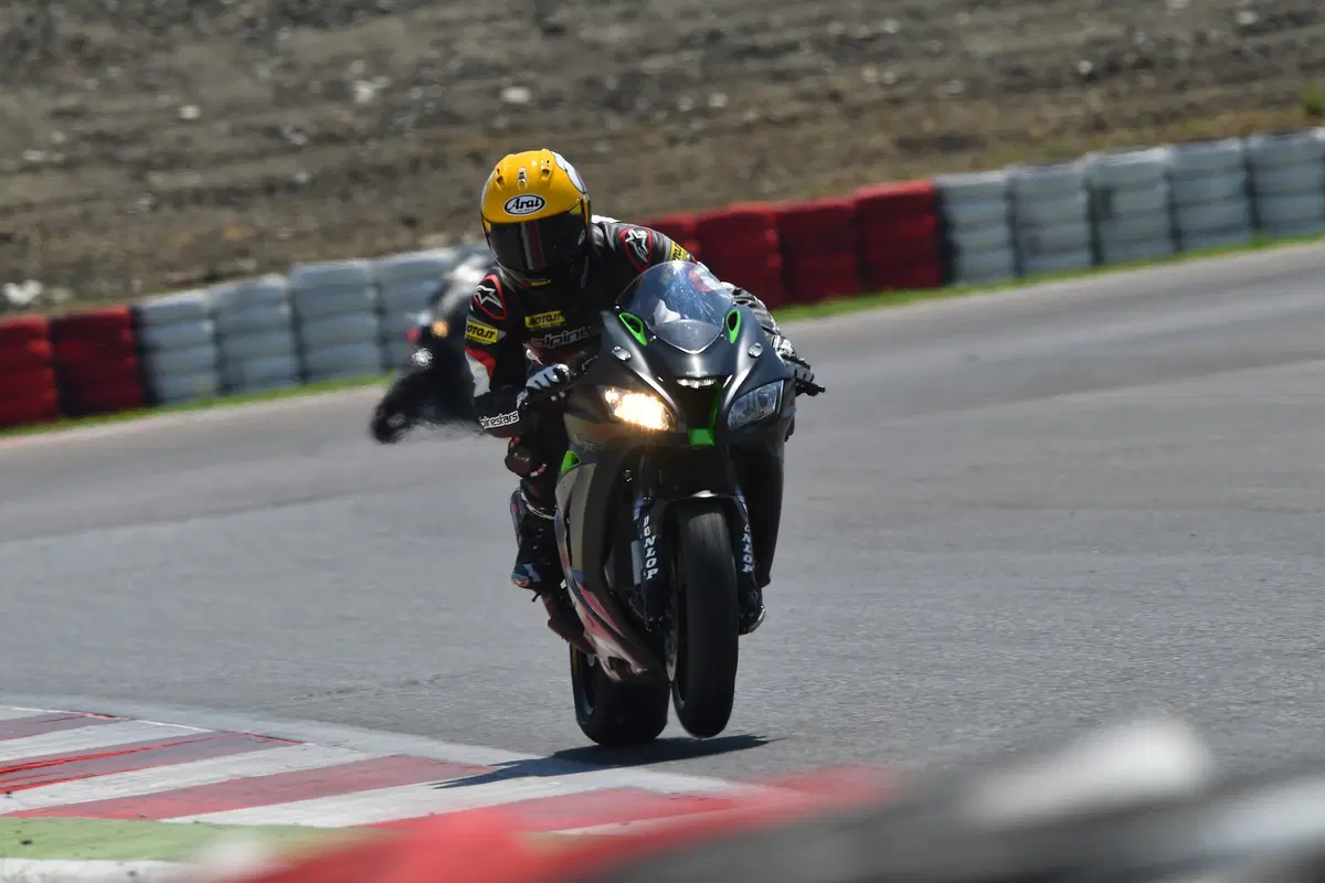 Honda CBR 1000RR SP e Kawasaki ZX-10R SE. Questioni... in sospeso (4)