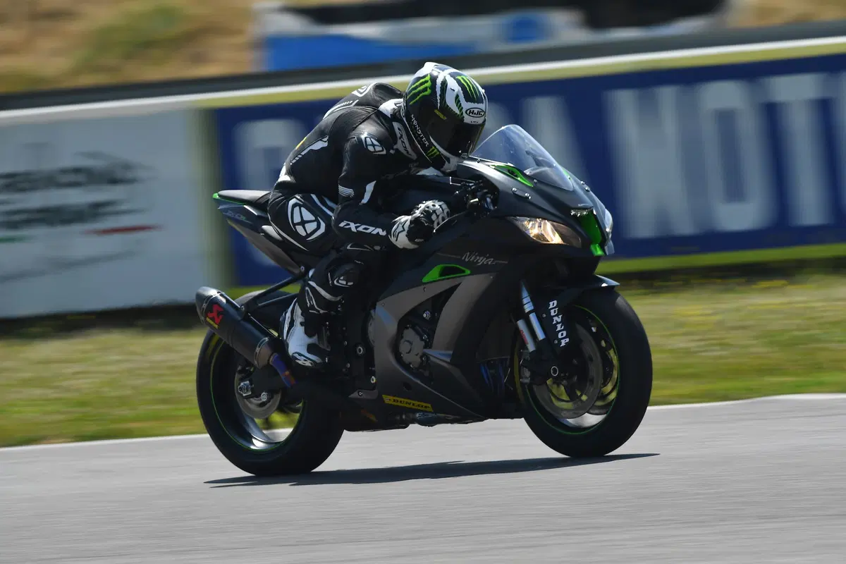 Honda CBR 1000RR SP e Kawasaki ZX-10R SE. Questioni... in sospeso (5)