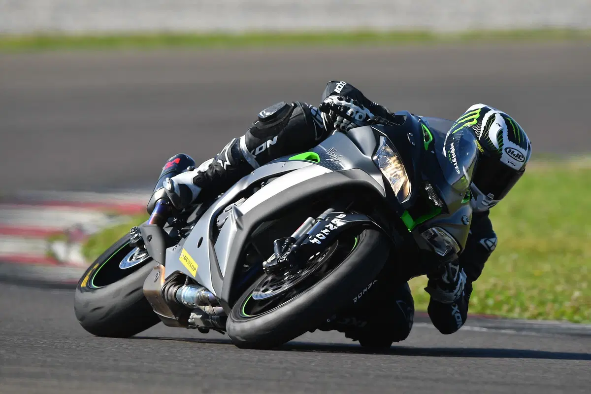 Honda CBR 1000RR SP e Kawasaki ZX-10R SE. Questioni... in sospeso (6)