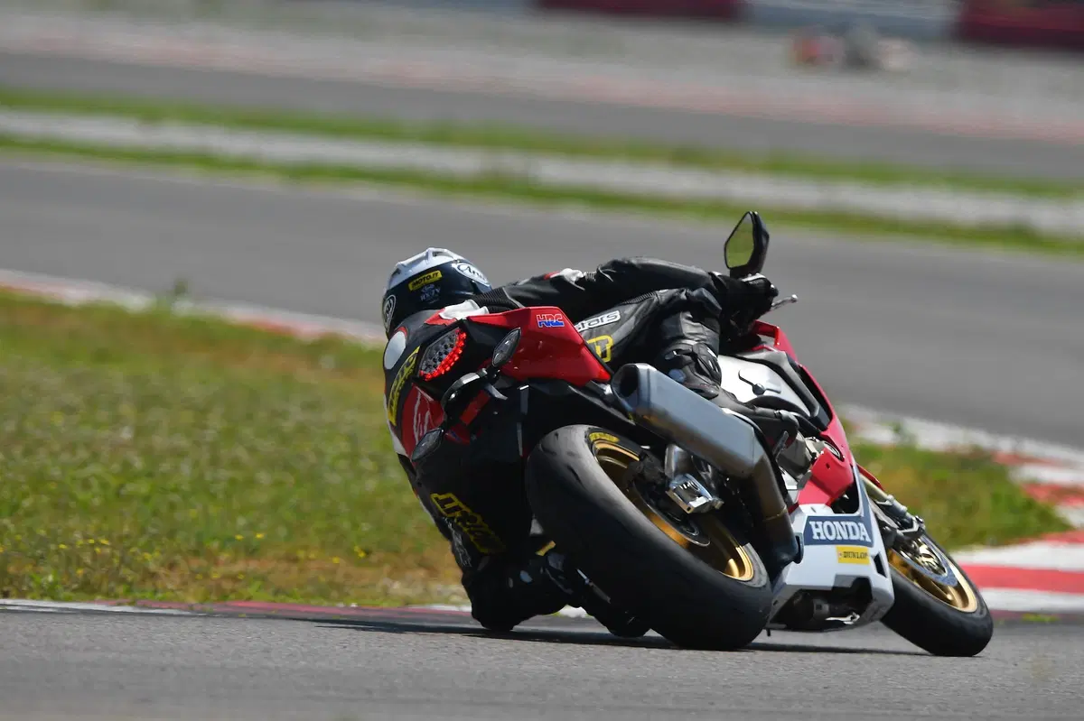 Honda CBR 1000RR SP e Kawasaki ZX-10R SE. Questioni... in sospeso (10)