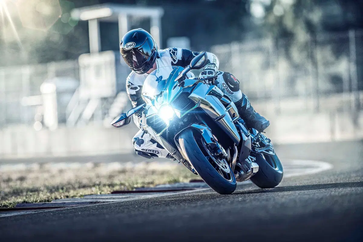 Kawasaki Ninja H2 2019: ancora più cavalli (7)