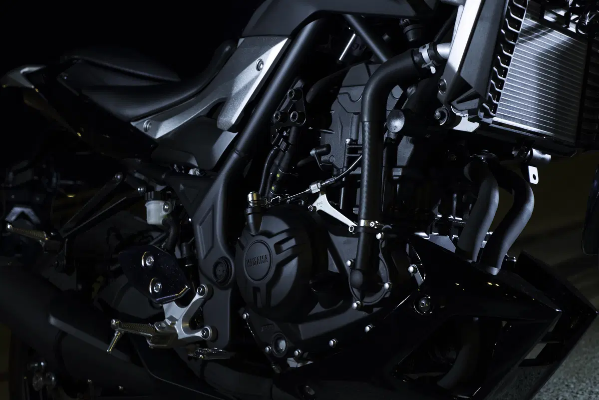 Yamaha MT-03 2016 (17)
