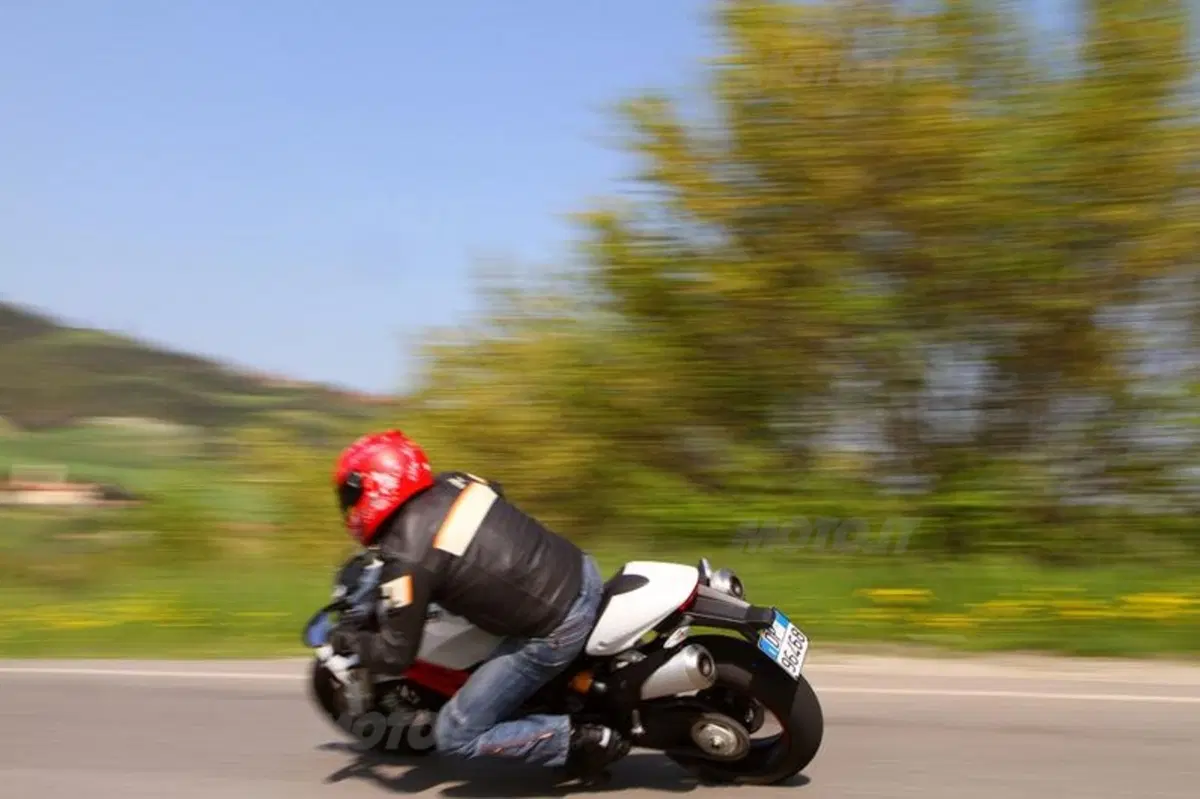Ducati Monster 796  (14)