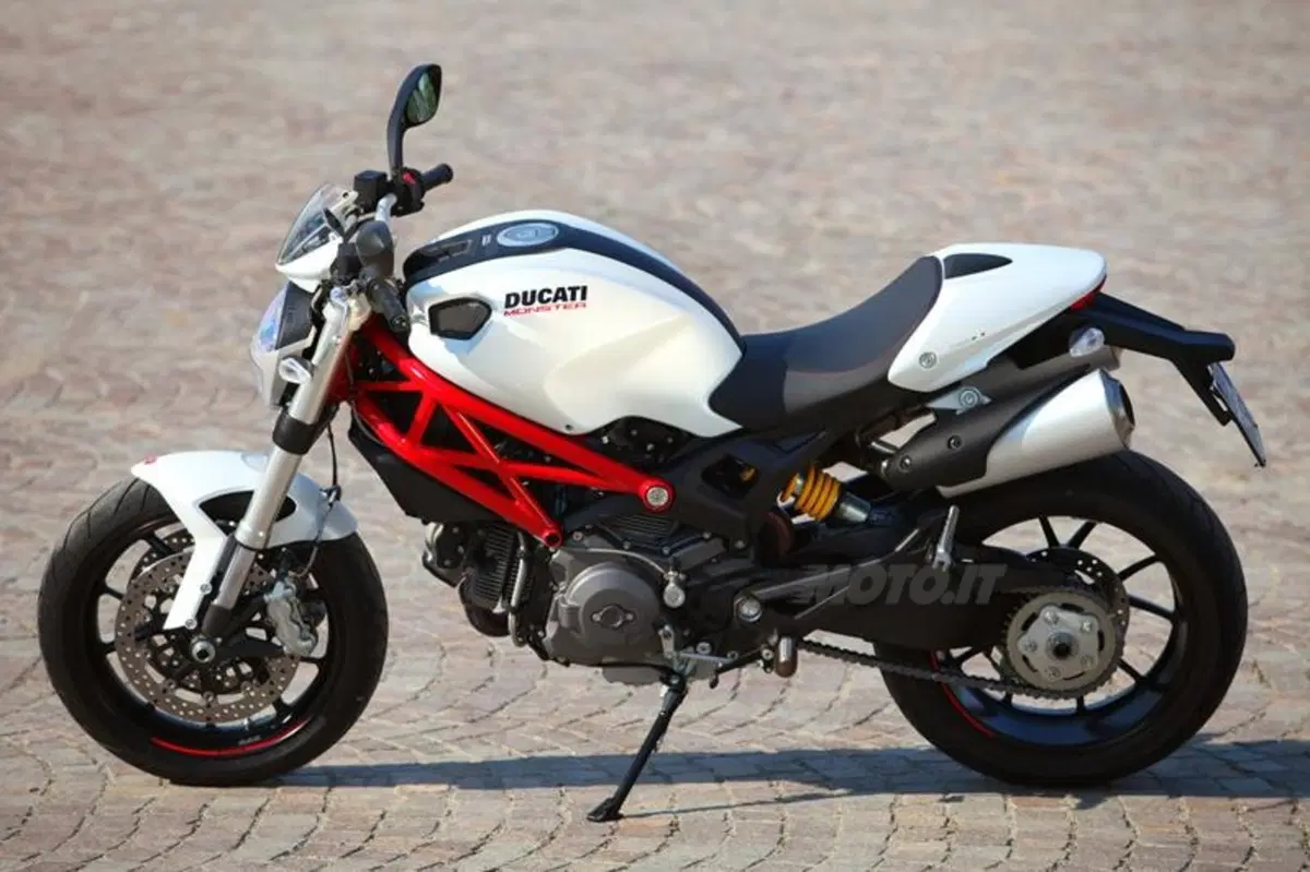 Ducati Monster 796  (19)
