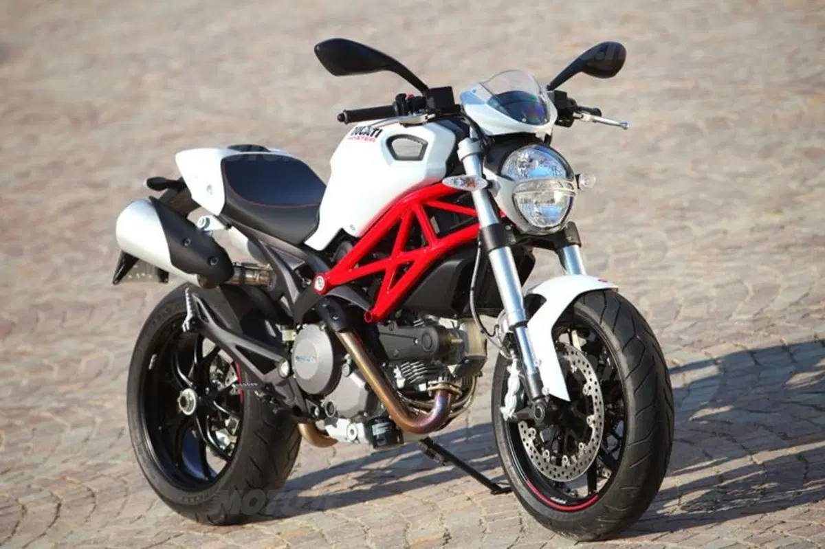 Ducati Monster 796  (20)