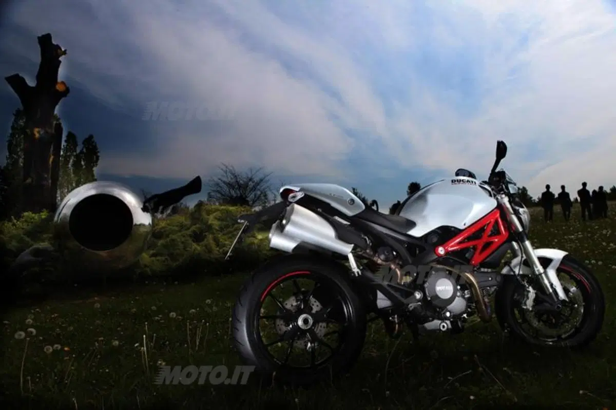 Ducati Monster 796  (22)