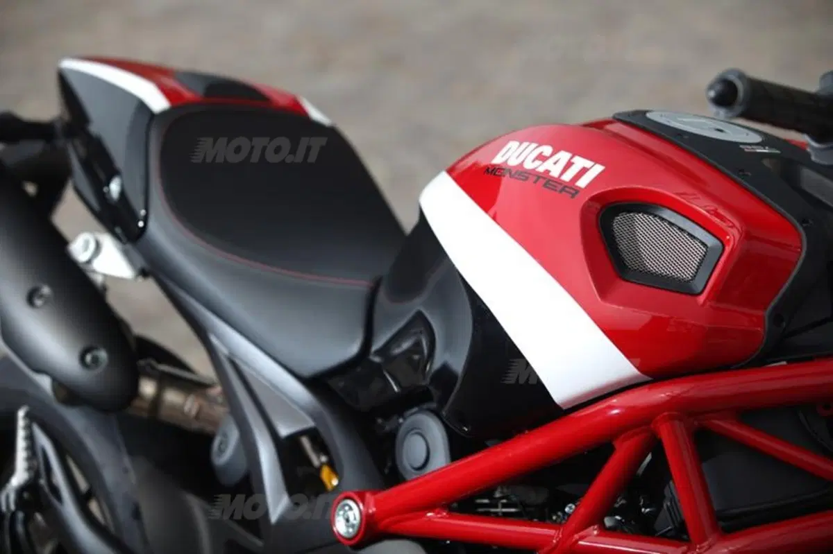 Ducati Monster 796  (25)
