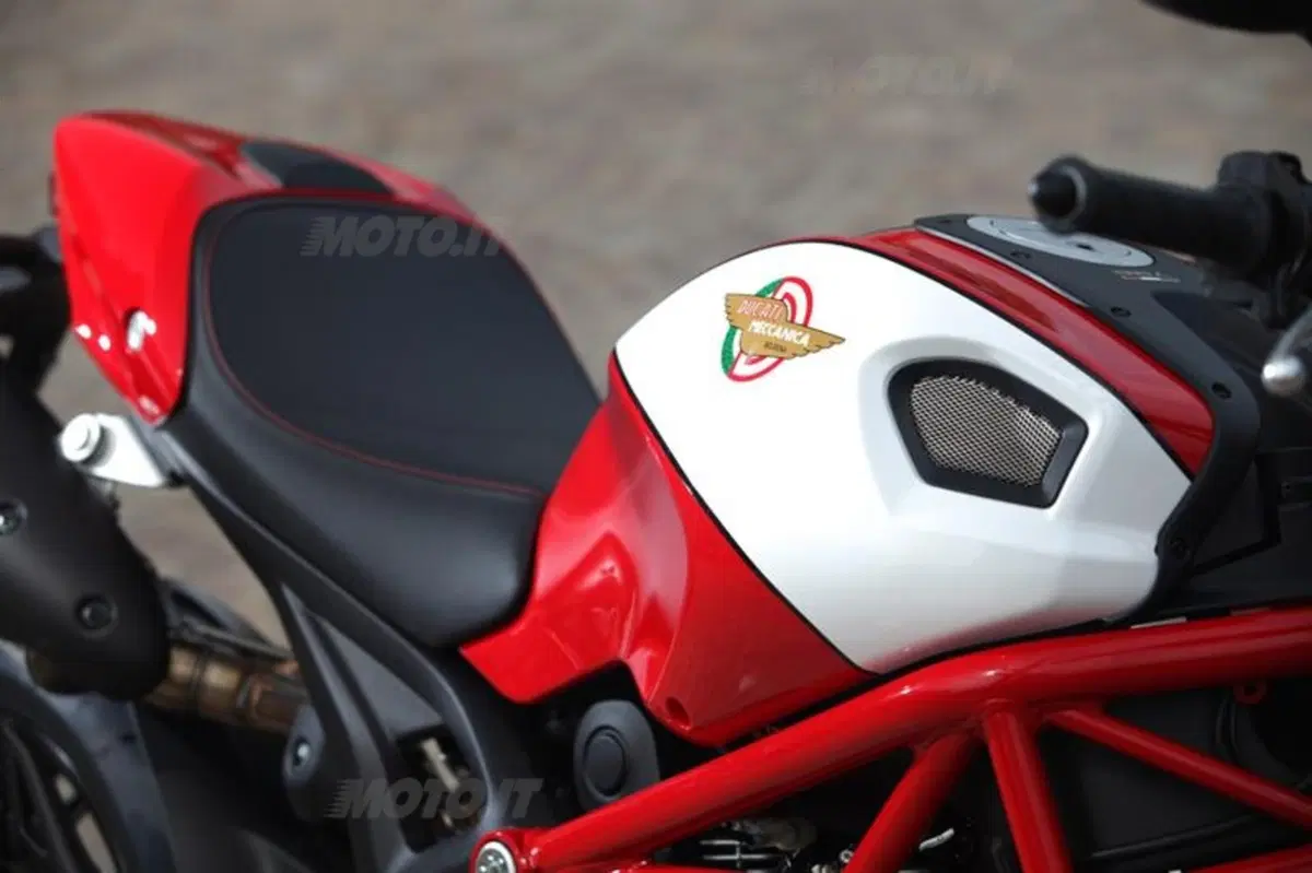 Ducati Monster 796  (28)