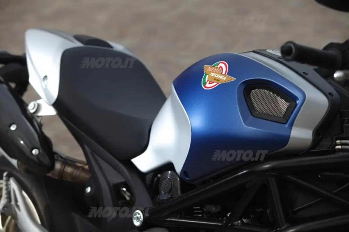 Ducati Monster 796  (30)