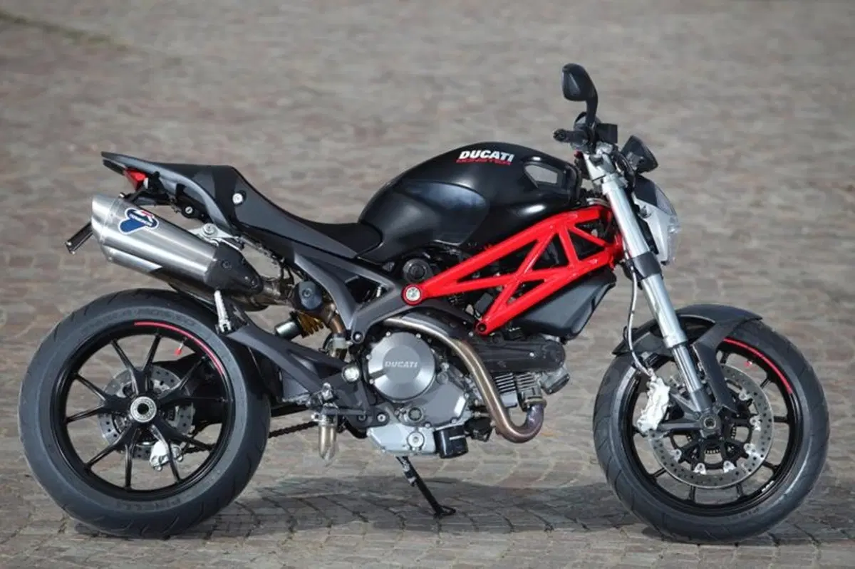 Ducati Monster 796  (32)