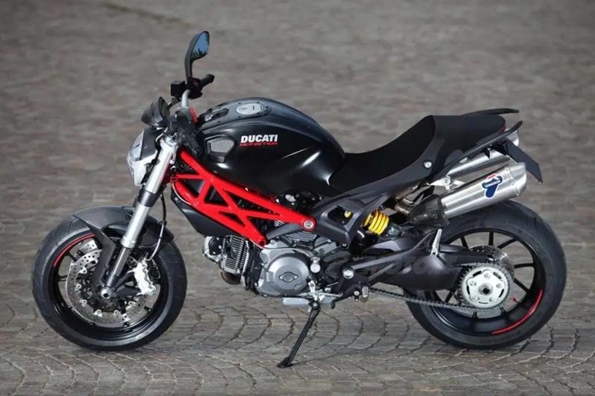 Ducati Monster 796  (33)