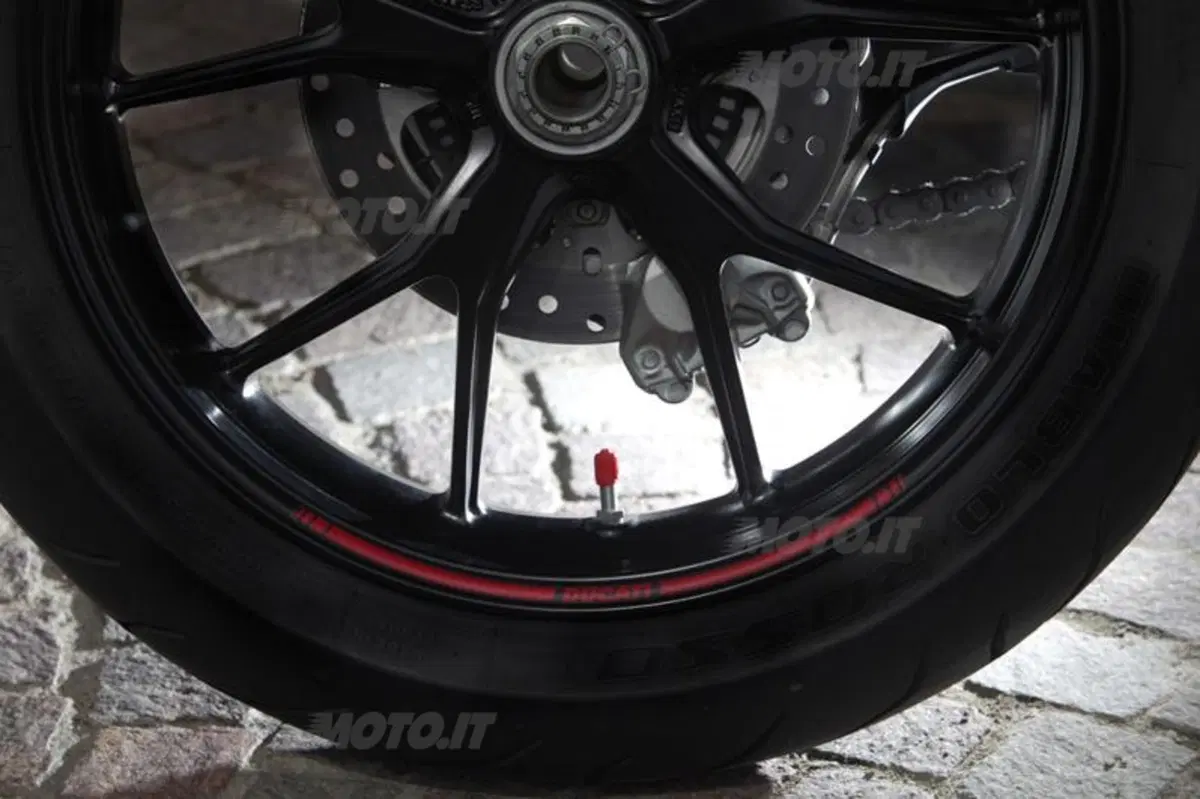 Ducati Monster 796  (36)