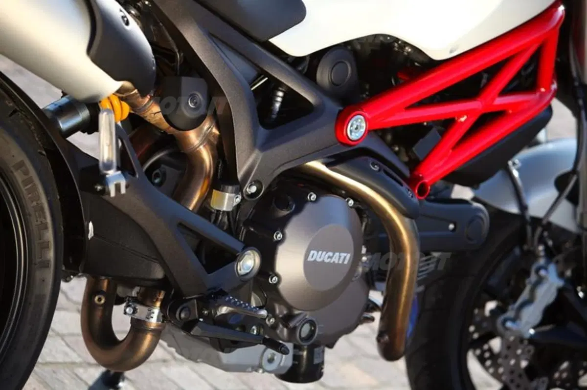 Ducati Monster 796  (41)
