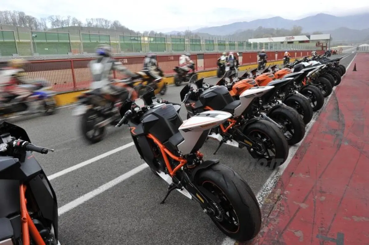 KTM TNT, prova in pista degli ultimi modelli e libere gratuite (2)
