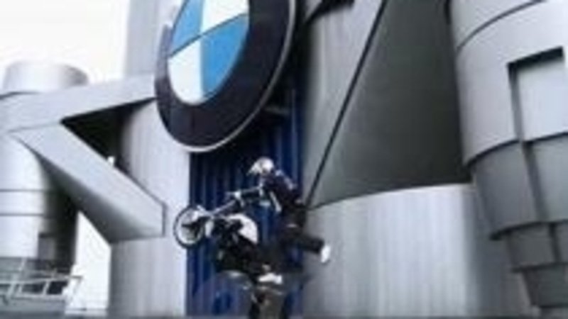 Chris Pfeiffer sulla BMW Tower