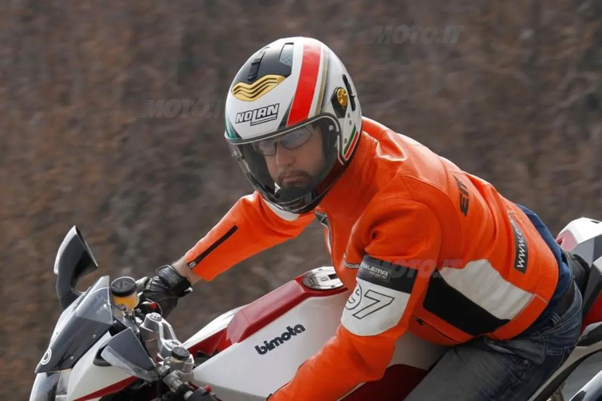 Emblema: gli occhiali nati per chi va in moto (20)