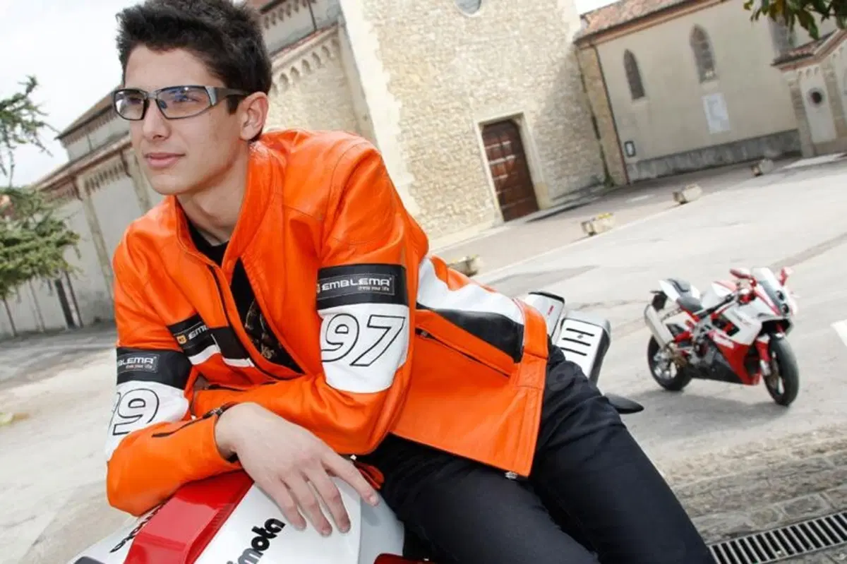 Emblema: gli occhiali nati per chi va in moto (22)