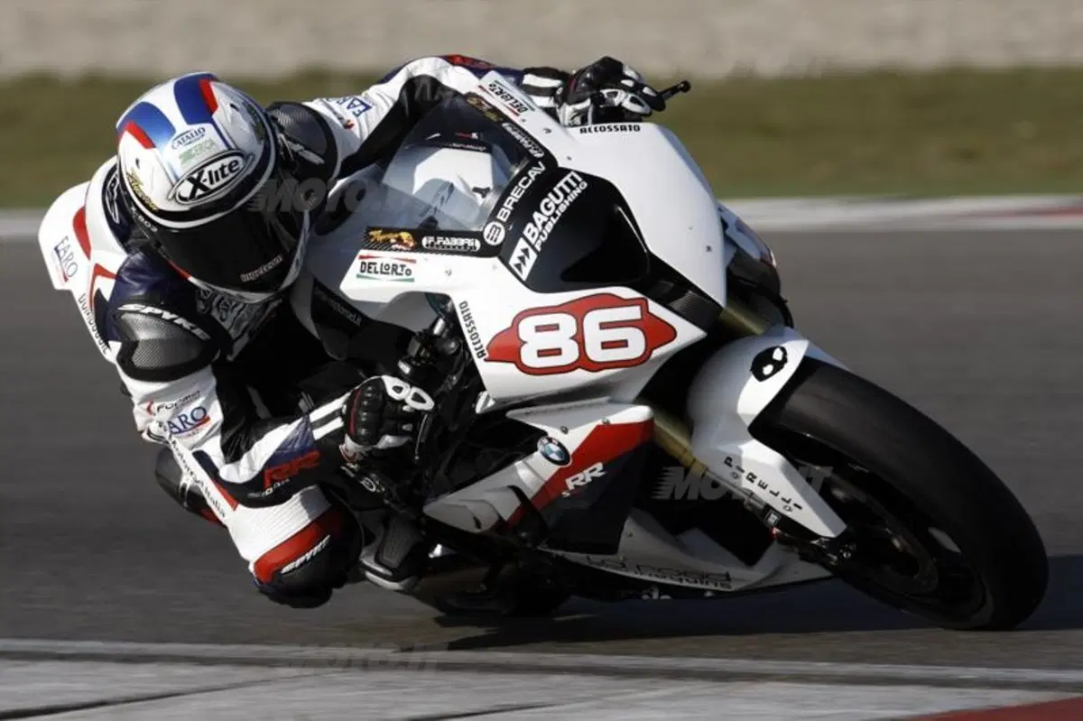 Terza vittoria consecutiva per BMW e Badovini nella Superstock FIM Cup (2)