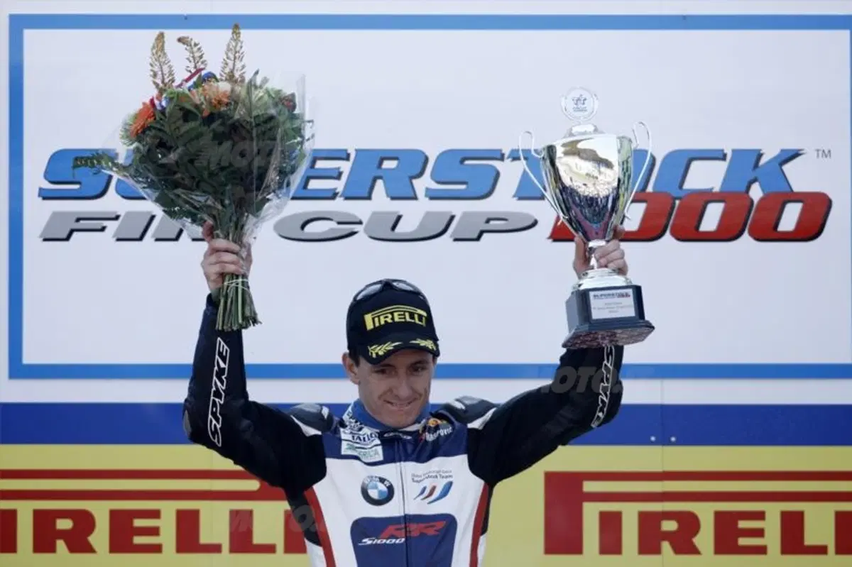 Terza vittoria consecutiva per BMW e Badovini nella Superstock FIM Cup (4)
