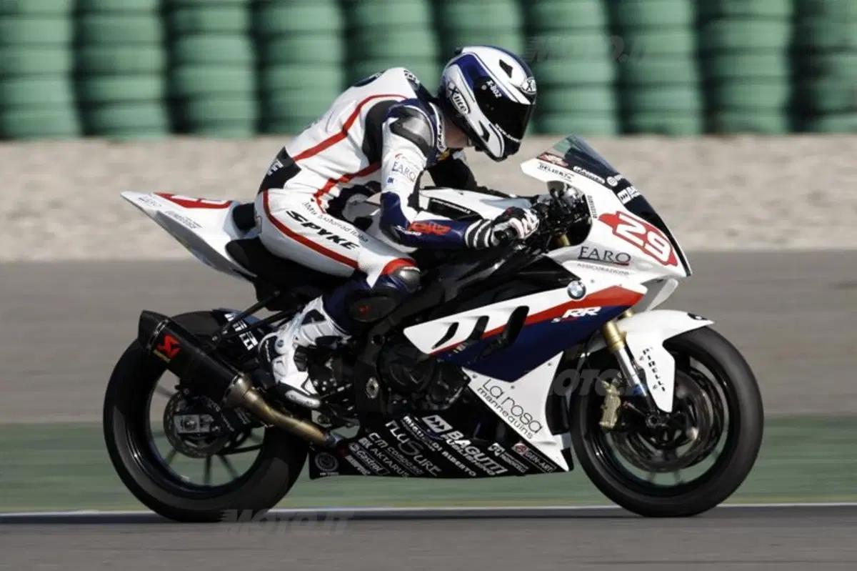 Terza vittoria consecutiva per BMW e Badovini nella Superstock FIM Cup (5)