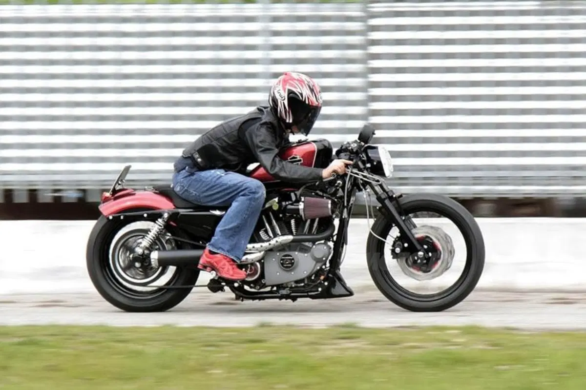 Cafe racer made in Harley-Davidson Pavia (17)