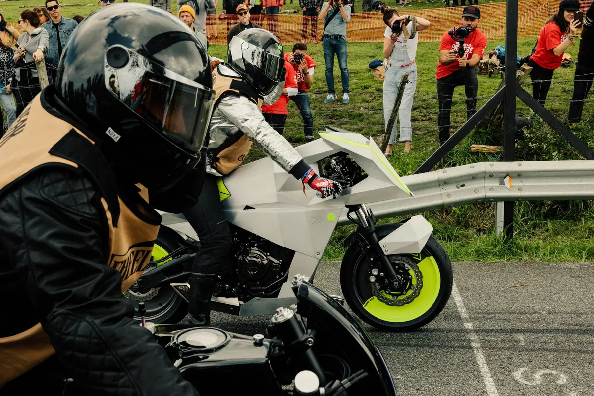 Yamaha XSR700 'The Outrun' da Ton-Up Garage  (2)
