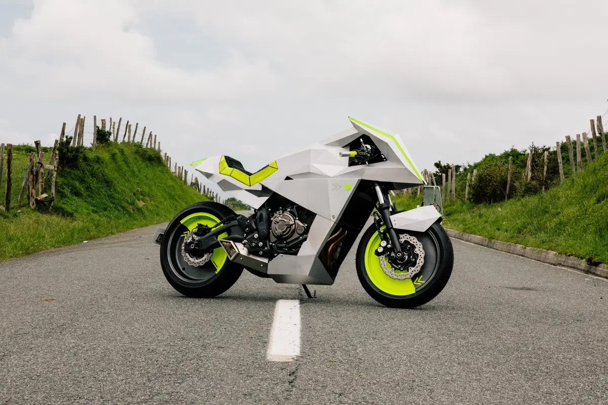 Yamaha XSR700 'The Outrun' da Ton-Up Garage  (9)