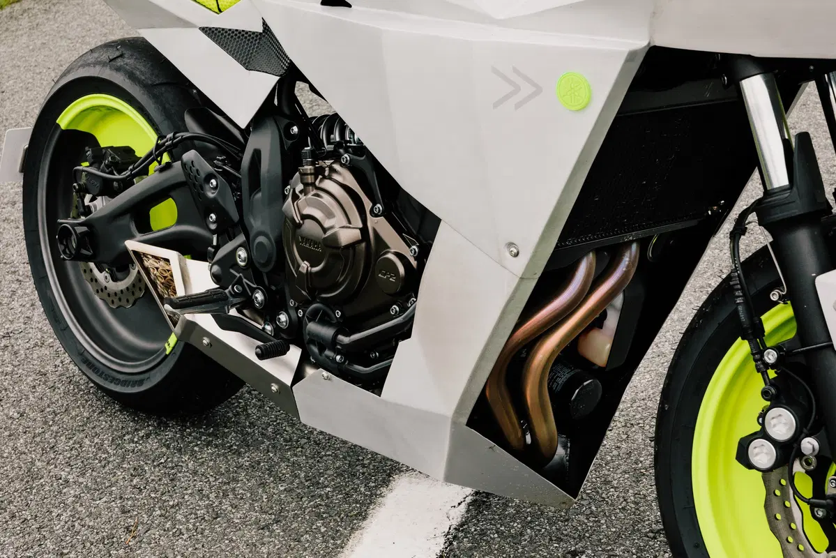 Yamaha XSR700 'The Outrun' da Ton-Up Garage  (17)