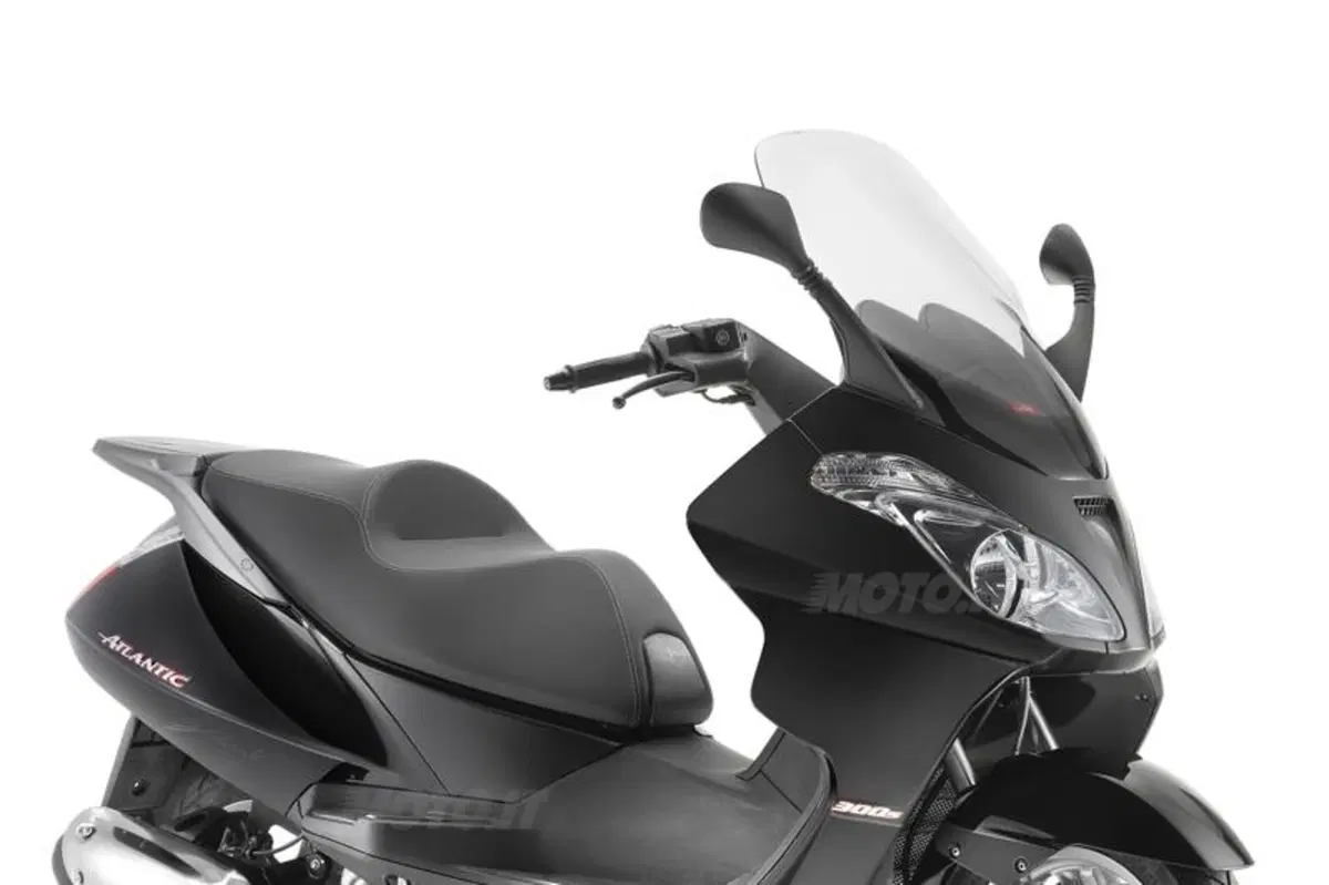 Aprilia Atlantic 300 debutta sul mercato (2)