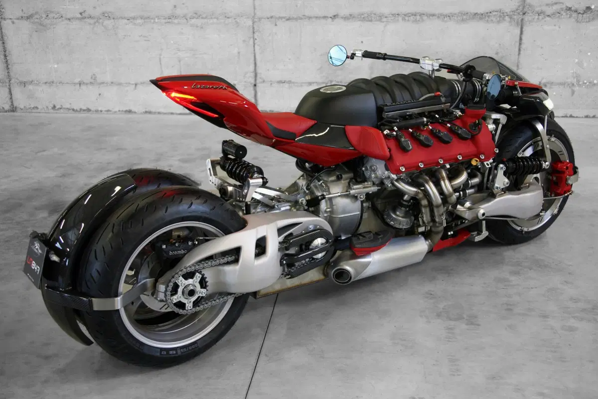 Lazareth LM 847, multiruota con Maserati V8 (5)