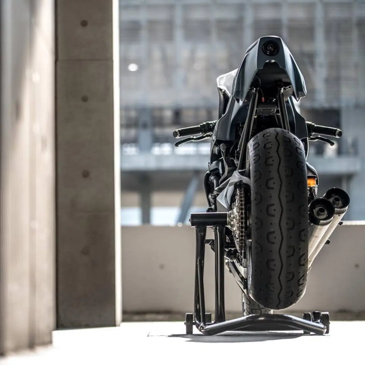 Ducati Monster 1200S 'The Indigo Flyer' da Rough Crafts (5)