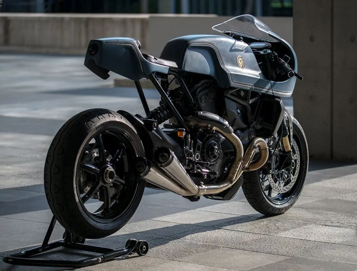 Ducati Monster 1200S "The Indigo Flyer" da Rough Crafts
