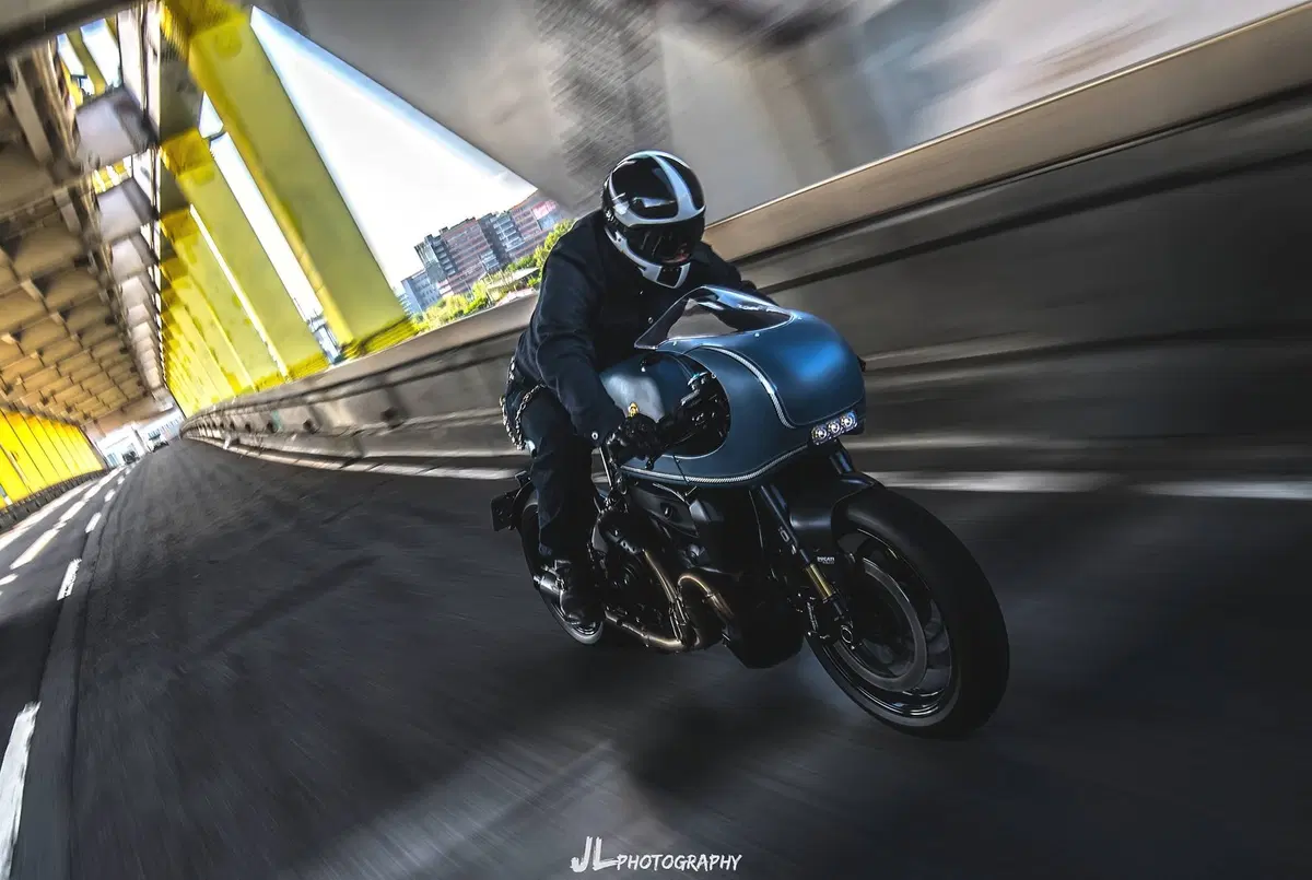 Ducati Monster 1200S 'The Indigo Flyer' da Rough Crafts (2)