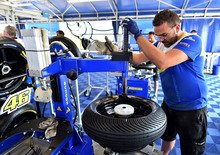 Asfalto nuovo a Silverstone: Michelin porta più gomme da scegliere