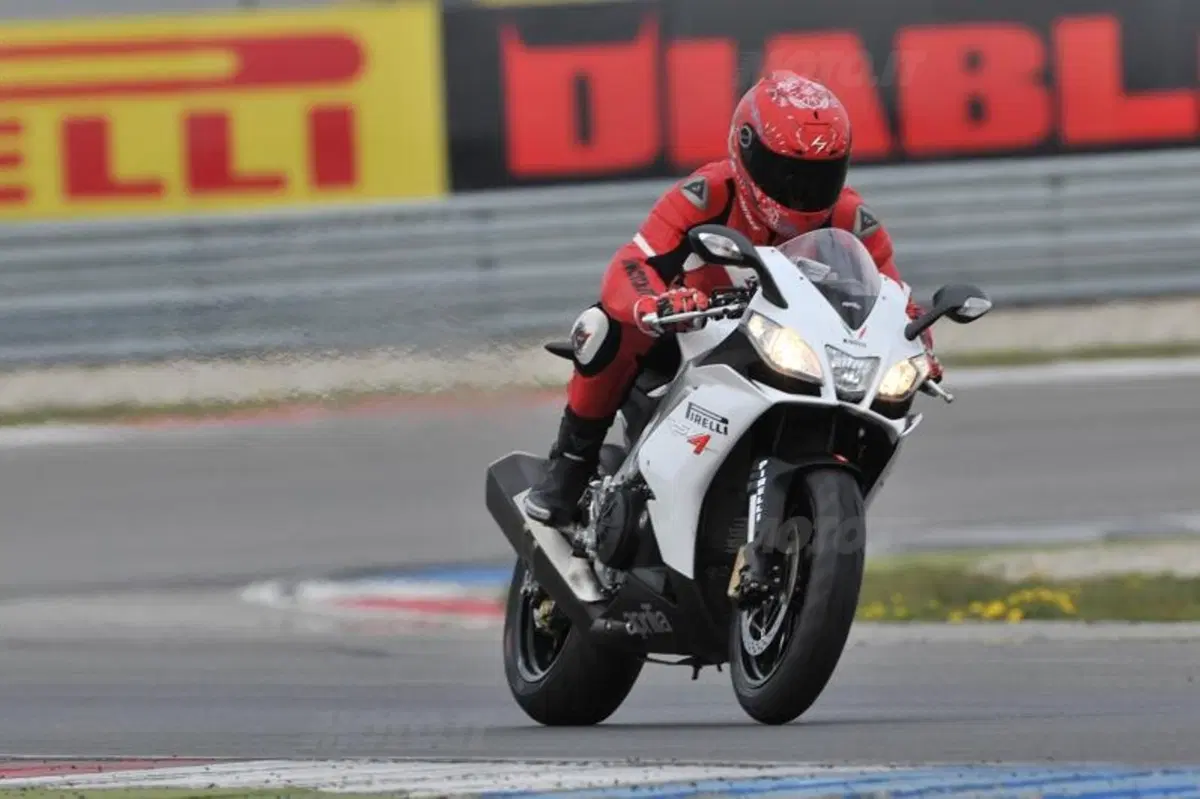 Pirelli Diablo Rosso Corsa: il tuo pneumatico (14)