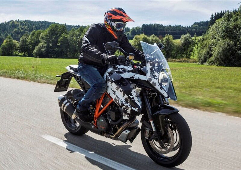 KTM Super Duke 1290 GT: la conferenza stampa live