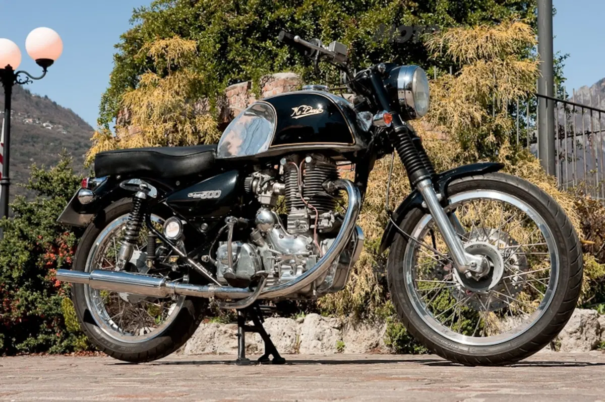 Royal Enfield Clubman Superlight: magia rètro (3)